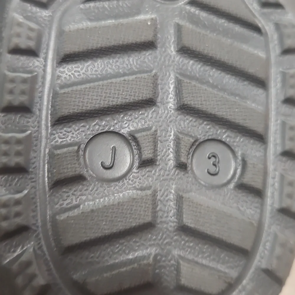 CROCS Kids Cozy Grey Faux-Fur Shoes size J3